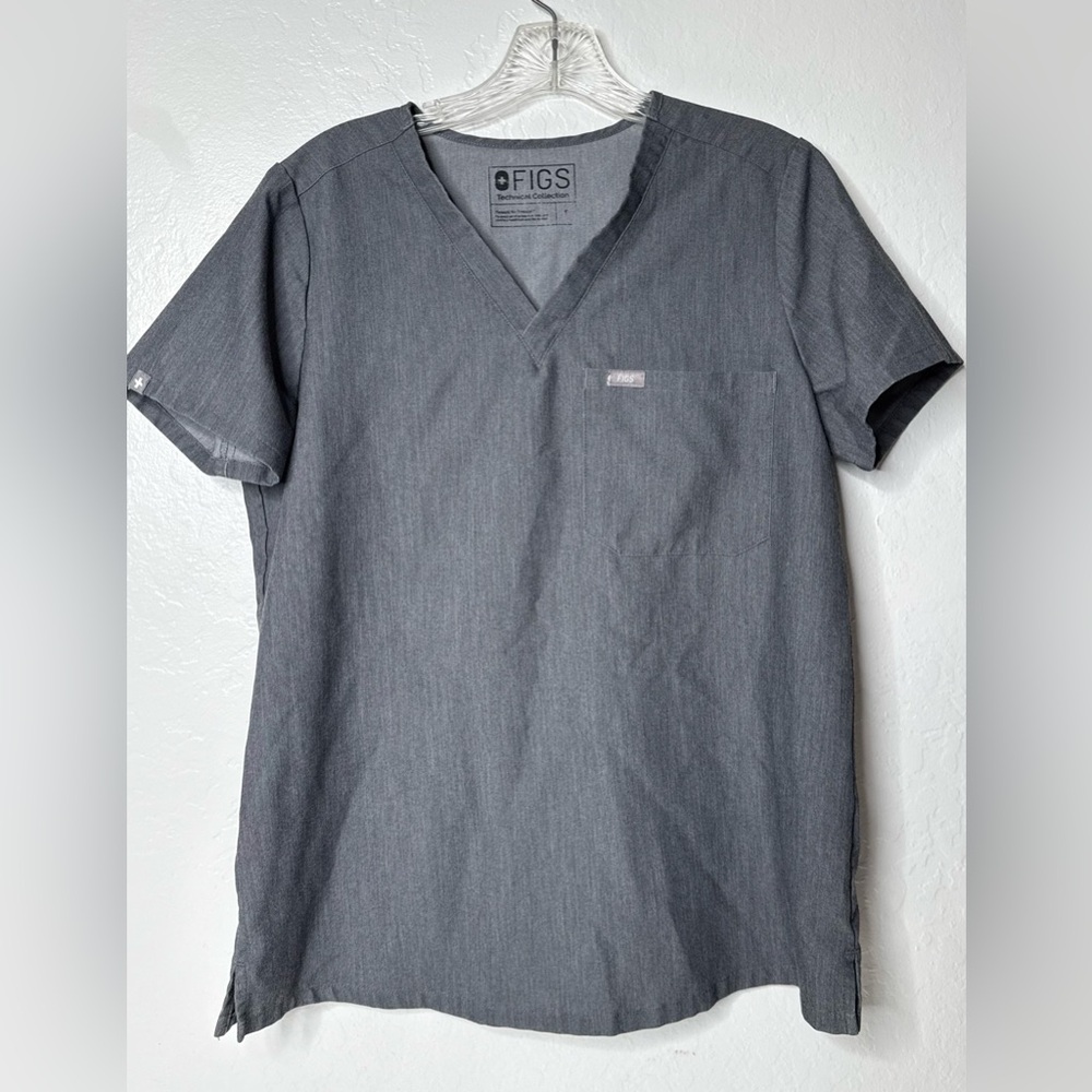 FIGS Women's Size S‎ Graphite Gray Catarina Scrub Top Logo 1 pocket V Neck Used